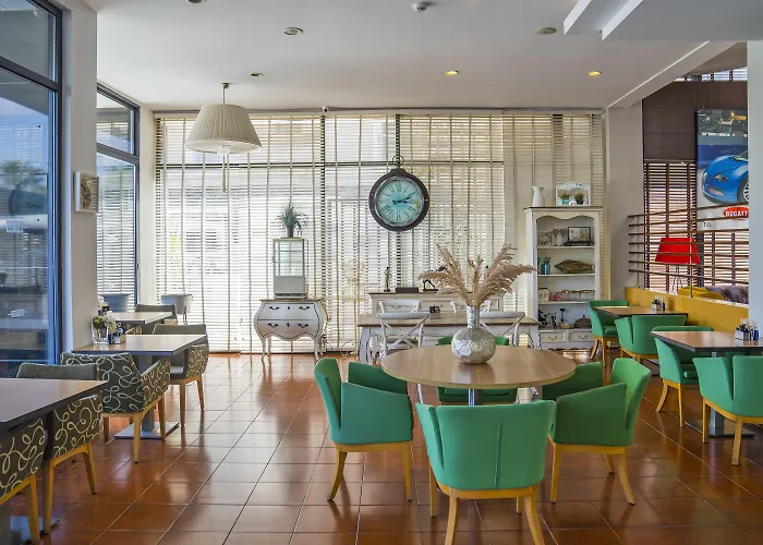 Cettia (adults Only) 4* مرمريس