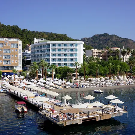 Cettia Hotel 4*