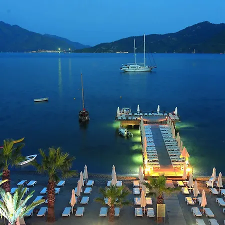 Cettia Hotel 4*