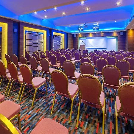 塞提雅海滩度假酒店 4* 马尔马里斯